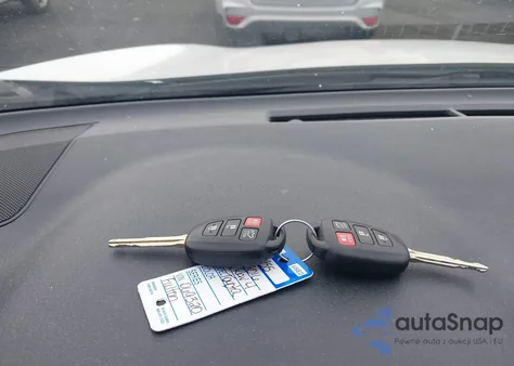 2016 Toyota Rav4 Xle из США, поврежденный, VIN JTMRFREV5GJ069320